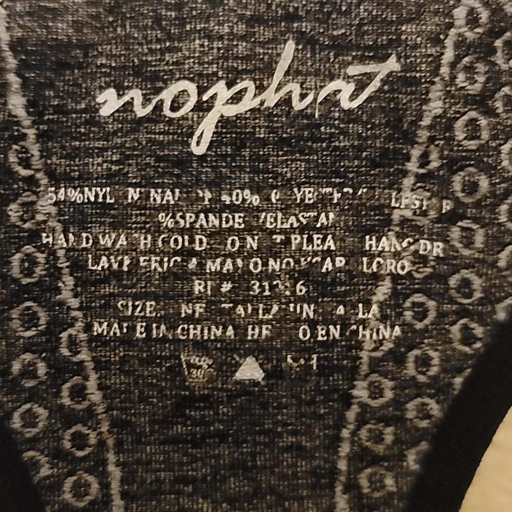 Women's Size Small Workout Tank Top - Picture 3 of 4